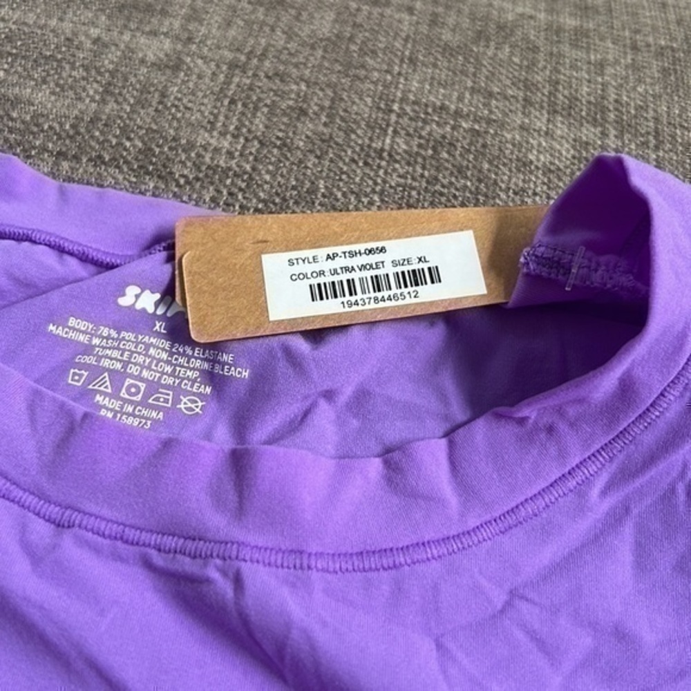 Skims Fits Everybody Super Cropped T-Shirt - Picture 3 of 6